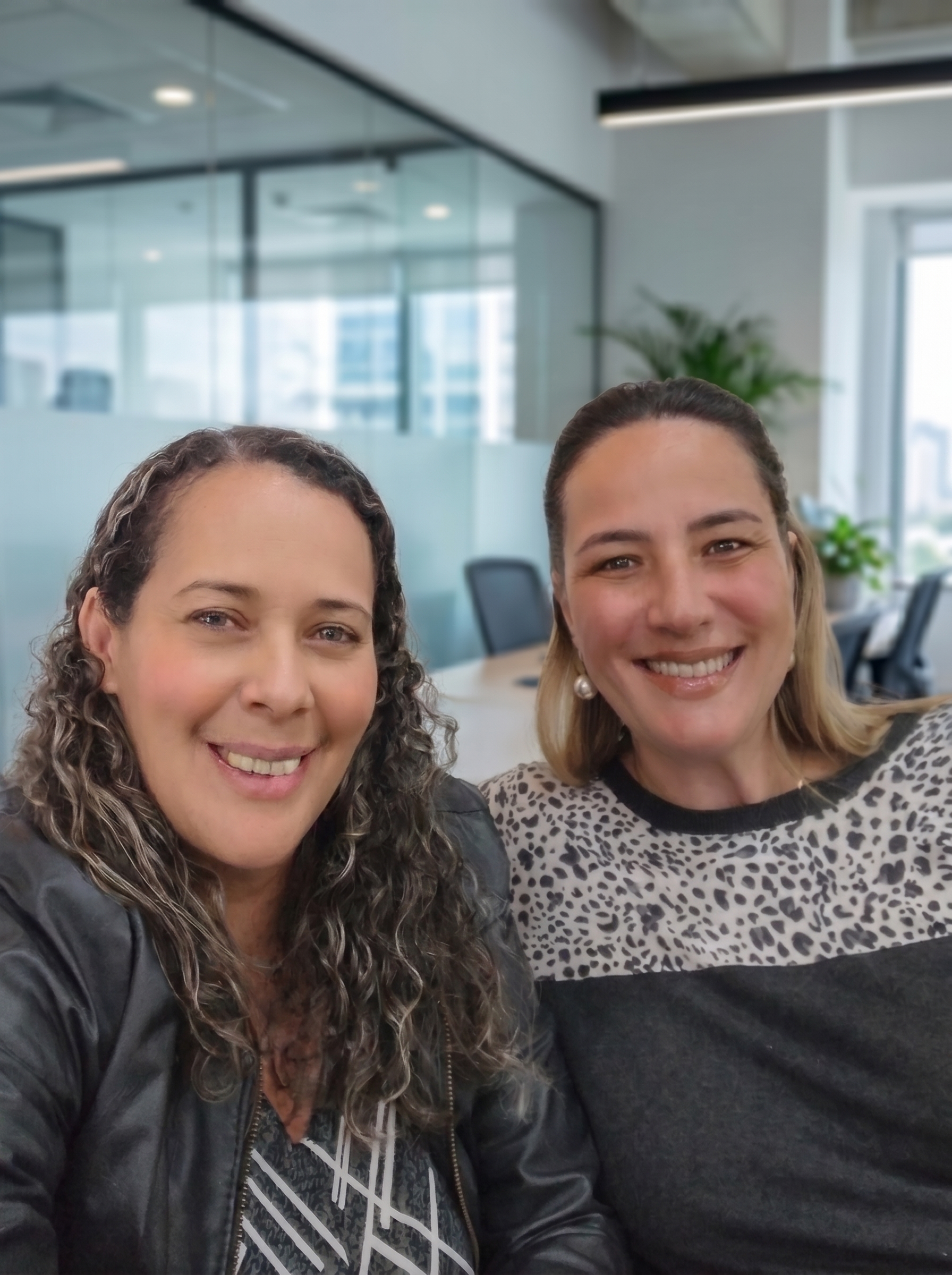 Consultoras ID Gestão e Estratégia em reunião estratégica